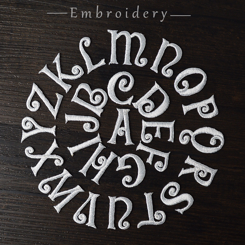 Embroidery Letter M - Изысканные нашивки-аппликации в виде английских букв,