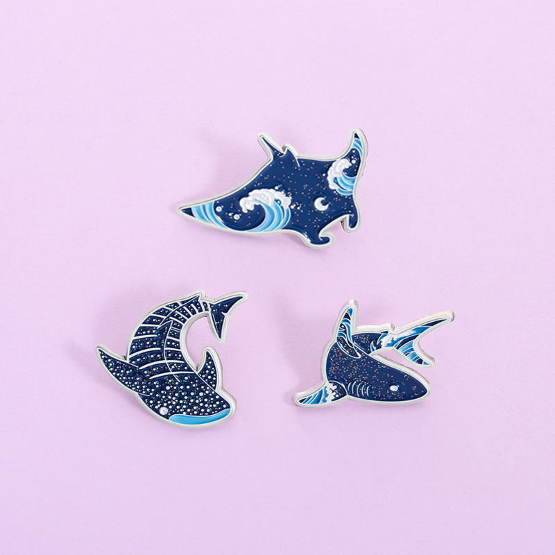Эмалевые значки с мультяшными  – обзор и цена Embroidery Whale