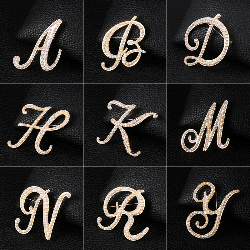 Английские буквы, искусственна – обзор и цена Embroidery Letter M